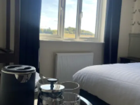 The Horseshoe & Castle Hotels in Cooling