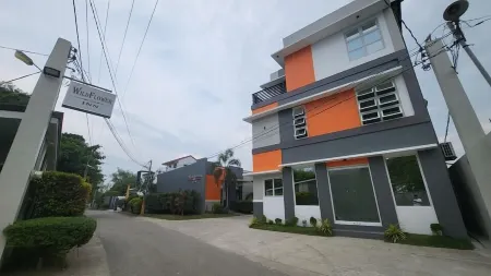 Wildflower Inn Отели рядом с достопримечательностью «Iglesia Ni Cristo»