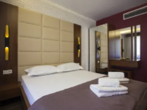 Maxuite Hotel in Home Hotels in Akcay