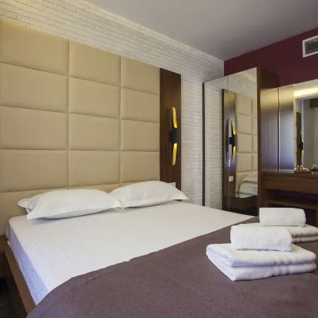 Maxuite Hotel in Home