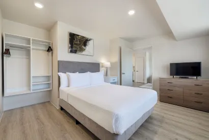 Soka Suites Dallas - Las Colinas