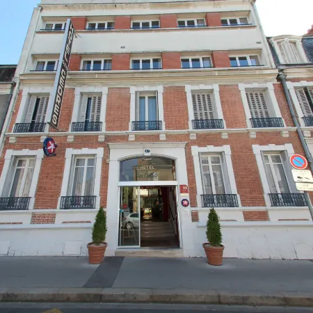 Hotel des Cedres