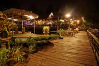 Country Lakeview Hotels near Wat Sam Pasieo