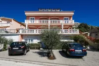 Apartments Amari Hotels in Starigrad
