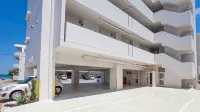 Yonabaru Hotel Sunrize Ocean فنادق في يونابارو