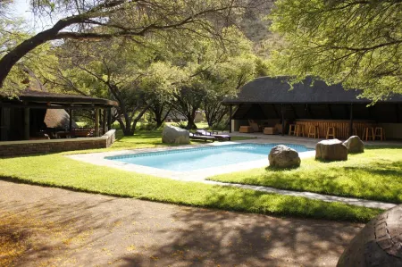 Ko Ka Tsara Bush Camp Отели в г. Централен Кару