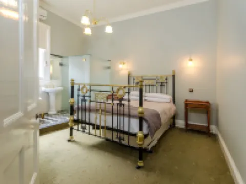 โรงแรมไครทีเรียน วอร์วิค โรงแรมในวอริก