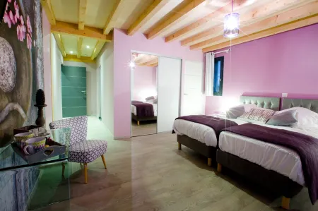 Ome Sweet Home Отели в г. Вильшетиф