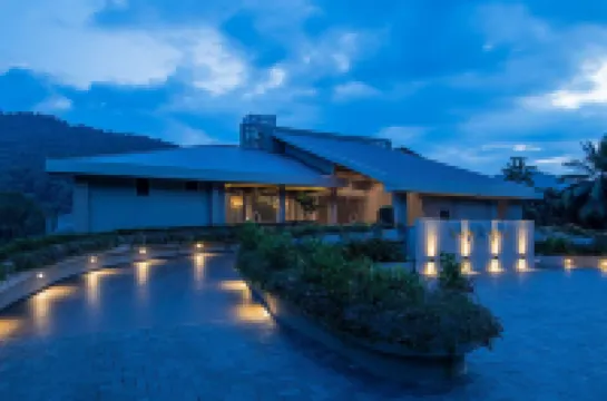 Niraamaya Retreats Samroha Athirappilly Hotels in Pariyaram