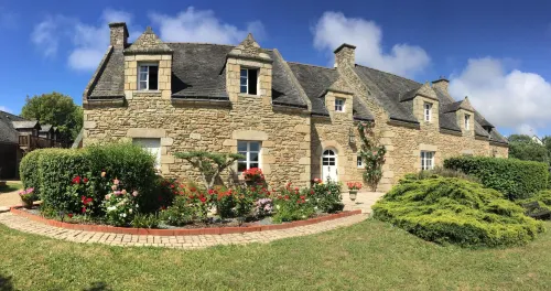 Le Manoir des Quatre Saisons Hôtels à : La Turballe
