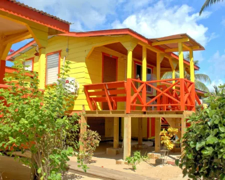 Julia´s Cabanas Hotels in Placencia