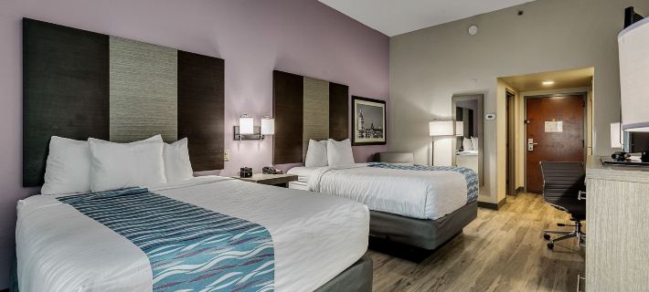 La Quinta Inn & Suites by Wyndham Clarksville Hotels in Clarksville