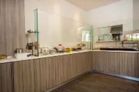 Dias Studios & Suites - breakfast