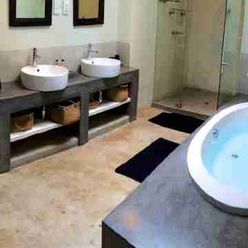 Kings Walden Garden Manor Others