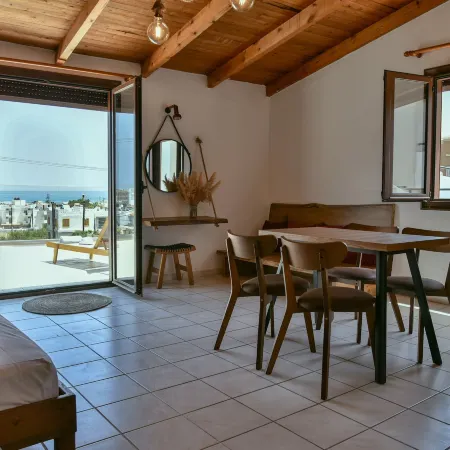 Iraklis Apartments