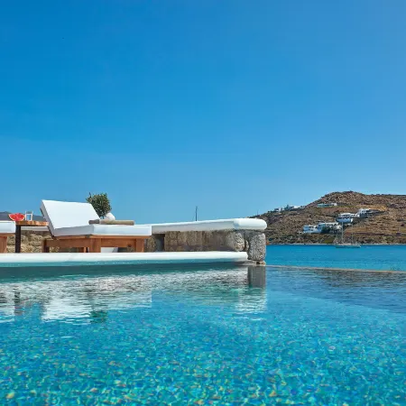 Mykonos Waves Beach House & Suites