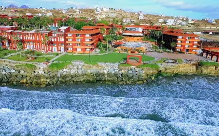 Puerto Nuevo Baja Hotel & Villas