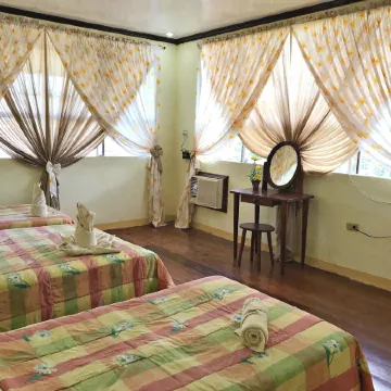 La Casa Roa Hostel