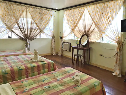 La Casa Roa Hostel Hotels in Caramoan
