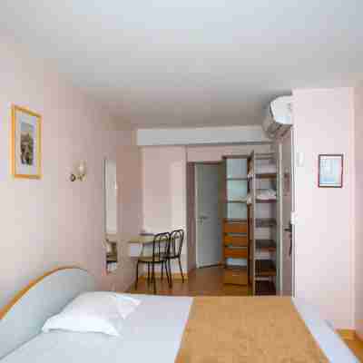 Hôtel de Rosny Rooms