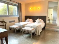 ドゥメン ドゥ イノクロ ゴルドのホテル