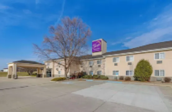 Sleep Inn & Suites Hotels in Charles City
