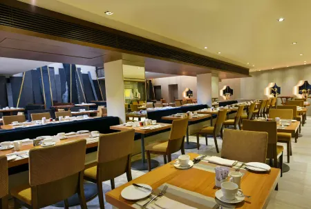 Radisson Blu Dhaka Water Garden