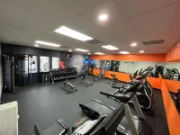 Orangewood Inn & Suites Kansas City Airport - Gym
