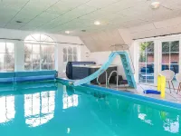 Luxury Retreat with Pool - Uima-altaat