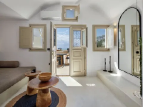 You and Me Suites Hotels in Santorini