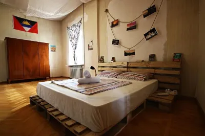 Dingo Backpackers Hostel Hotels in Варцихе