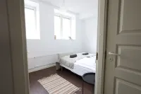 2Ndhomes Bright 1Br Home in Kamppi  호텔