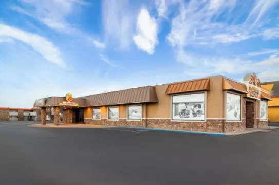 Super 8 by Wyndham Fallon