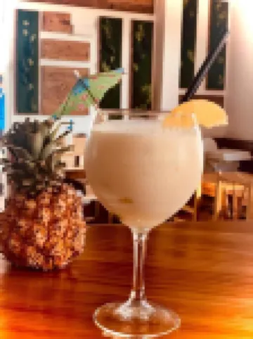 ペンション アンパロ ラス アヤス