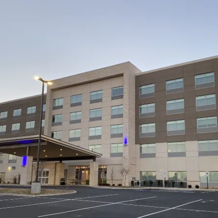 Holiday Inn Express & Suites STAUNTON by IHG