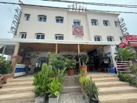 Locals Taghazout Surfcamp Hotels in Taghazout