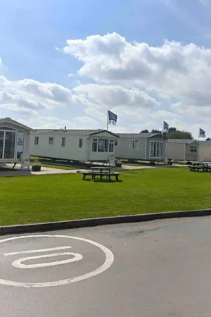 Harwich - Caravan - Sleeps 10 - Garden - Pool Отели в г. Феликстоуи