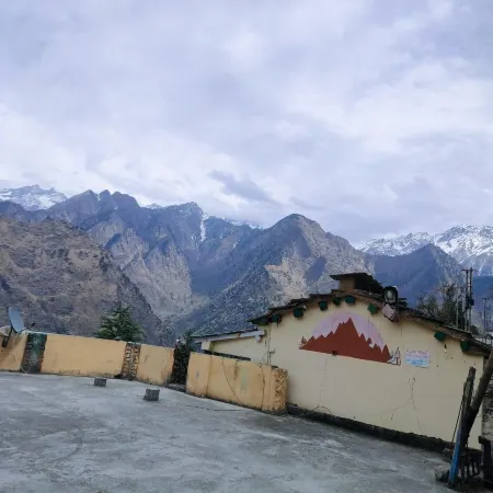 Nanda Devi Home Stay