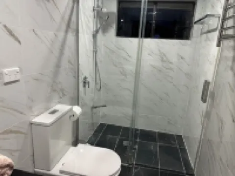 Cheerful 4 Bedrooms with Free Parking