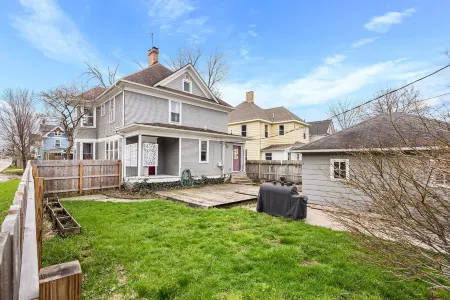 Historic Renovated Home Steps to Notre Dame 103
