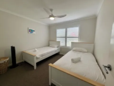 Blau - the Blue House Hotels in Dunsborough