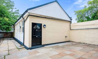 The Coach House by Elite