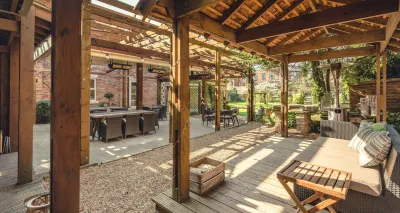 葉裡溫狄博麗公園飯店 Bargain Booze附近的飯店