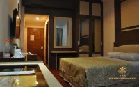 Puri Khatulistiwa Hotel dekat MASJID AL IKLAS YONIF 301 PKS