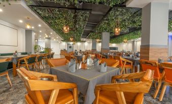 Corbett Tusker Meadows by White Flower