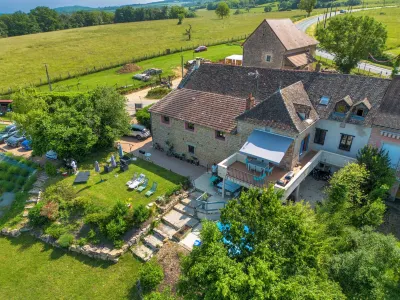 La Maison de la Colline Hôtels à : Chardonnay