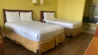 Evergreen Plaza Inn - Motels
