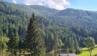 Luxury Apartment With Stunning Mountain View