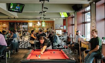Bar Broadway
