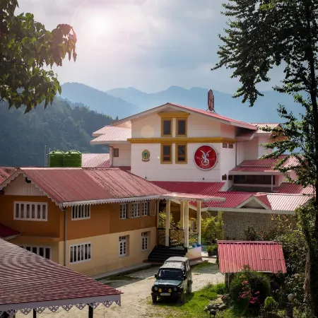 Yashshree Pelling Chekhim Retreat